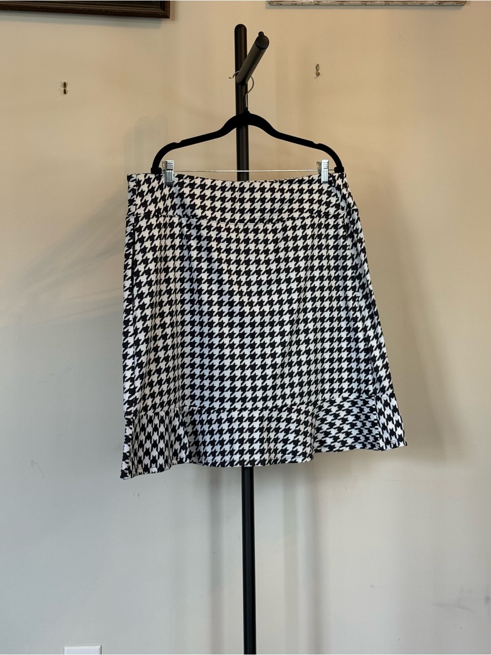 3/$15 Houndstooth A-Line Skort - Black & White